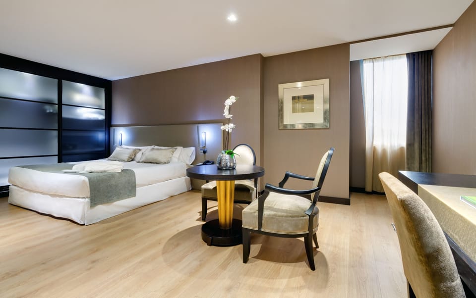 Deluxe Room (Oca) | Premium bedding, down comforters, minibar, in-room safe