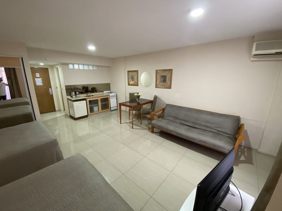 Executive Suite, 2 Twin Beds | Premium bedding, in-room safe, free WiFi, bed sheets