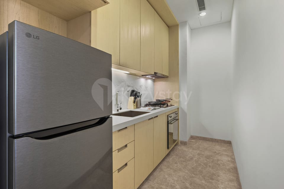 Apartment, 2 Bedrooms, City View | Private kitchen | Full-size fridge, microwave, oven, stovetop