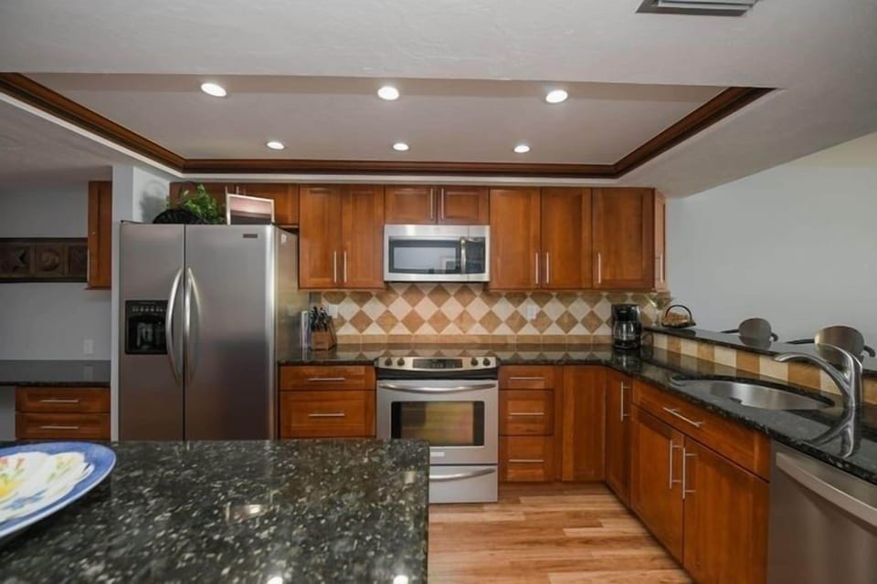 Condo, 2 Bedrooms | Private kitchen