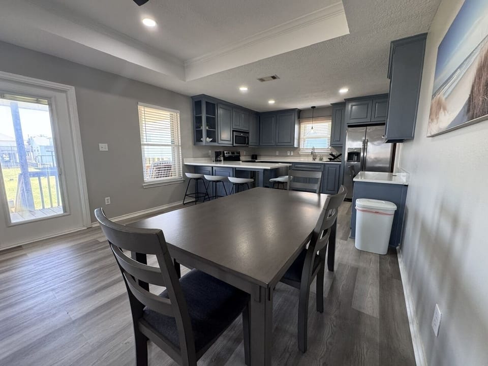 House, 2 Bedrooms | Dining