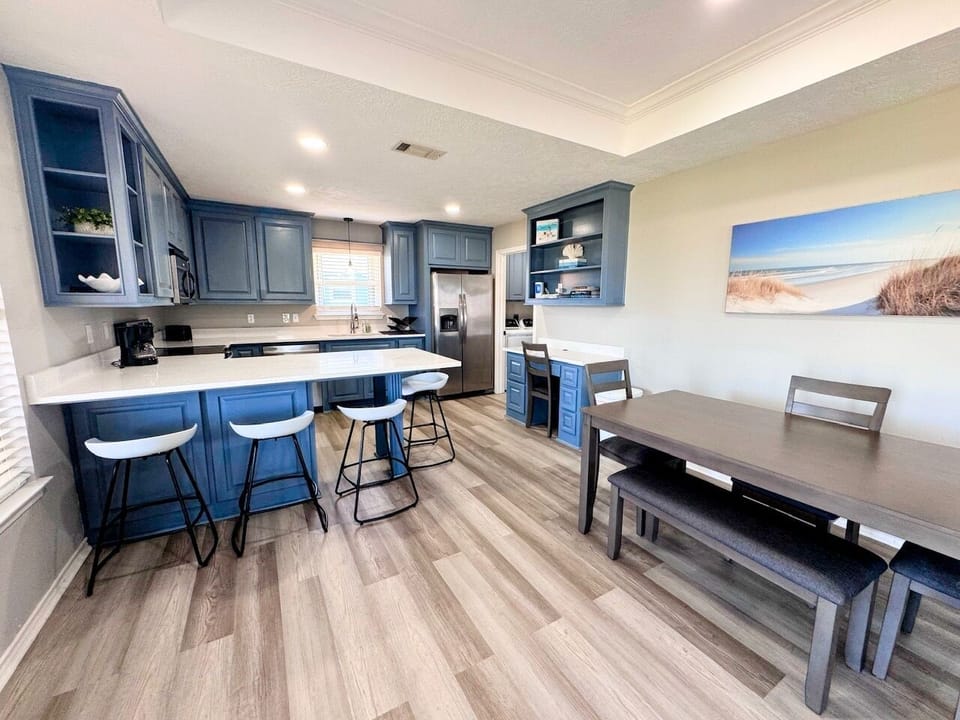 House, 2 Bedrooms | Dining