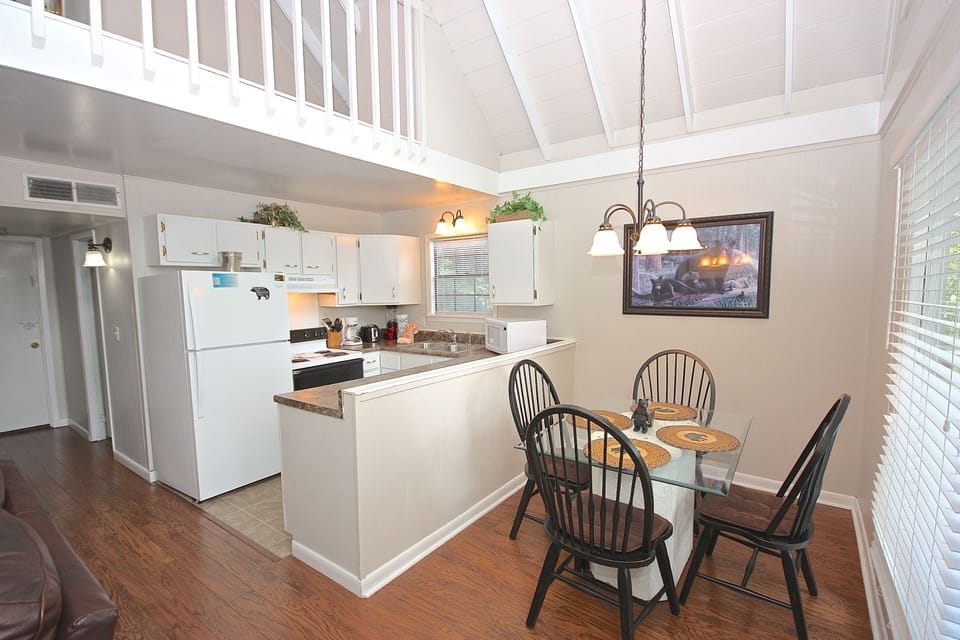 Cabin, 2 Bedrooms | Dining