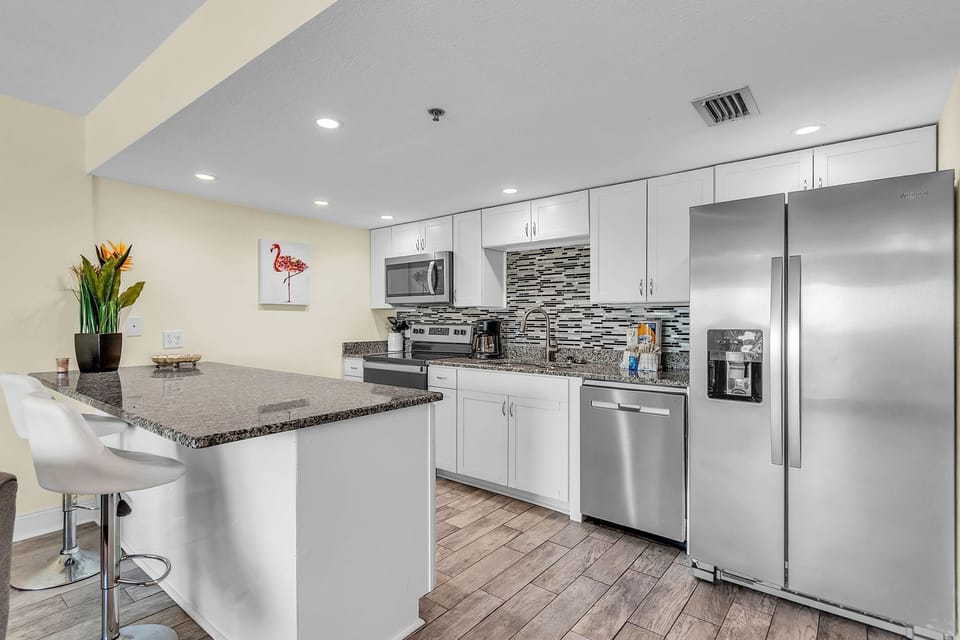 Condo, 2 Queen Beds (Holiday Villas III #709) | Private kitchen