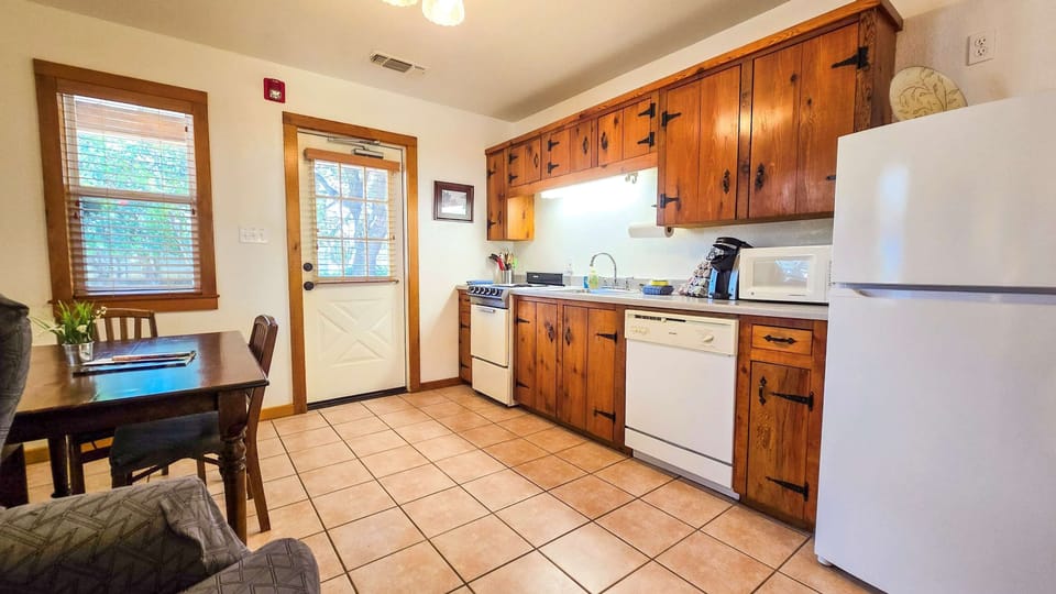 Cabin, Multiple Beds, Kitchen, Garden View (Bluebach) | Private kitchen