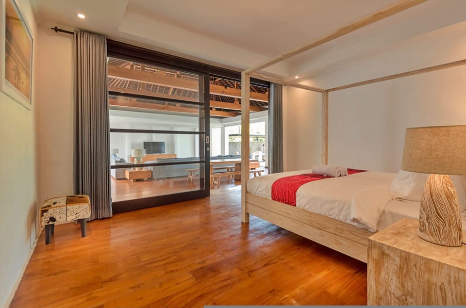 House | 11 bedrooms