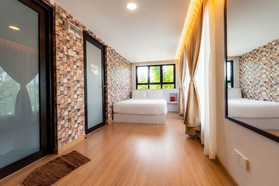 Classic Double Room | Desk, iron/ironing board (on request), WiFi (free)