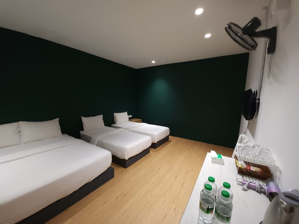 Family Triple Room | Desk, iron/ironing board (on request), WiFi (free)