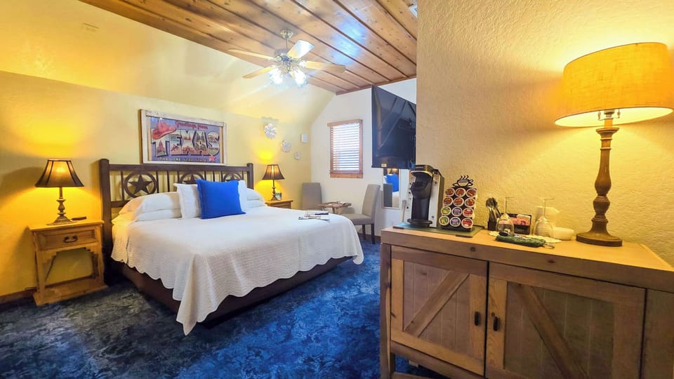 Townhome, Multiple Beds, Kitchen, Garden View (Comfort) | 2 bedrooms, individually decorated, individually furnished