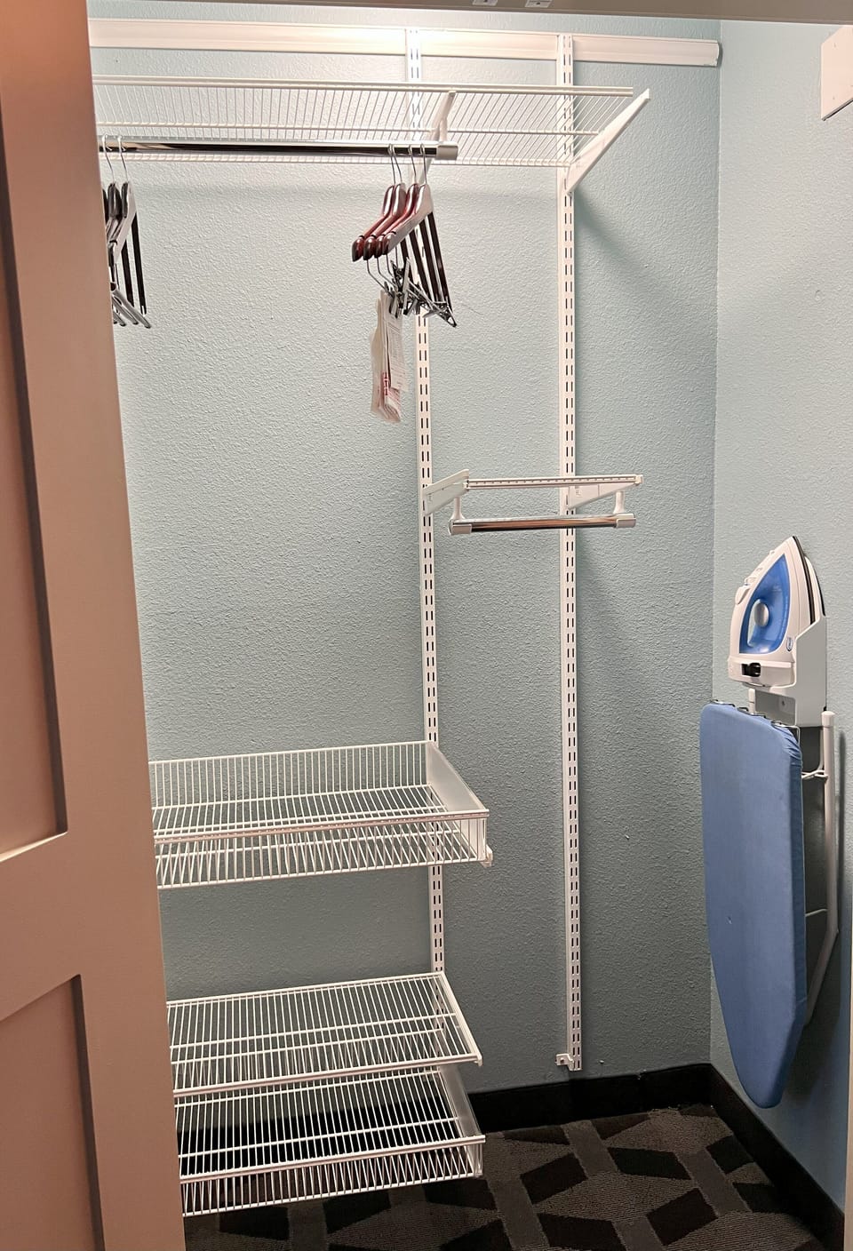 Studio, 1 King Bed (Mobility/Hearing Access, Roll-in Shwr) | In-room safe, iron/ironing board, free cribs/infant beds, free WiFi