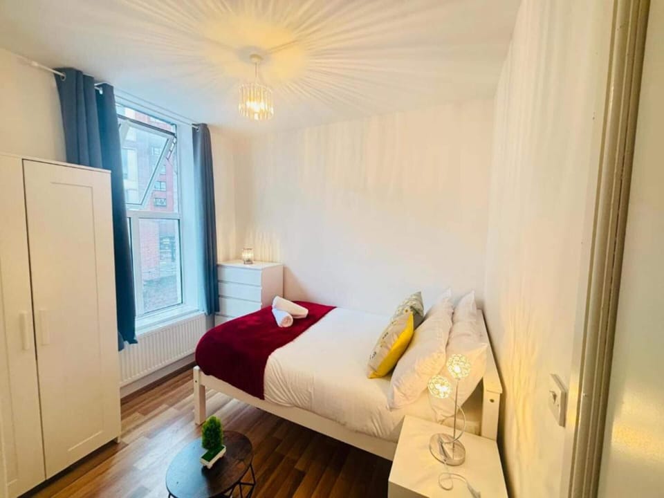 WiFi (free), bed sheets