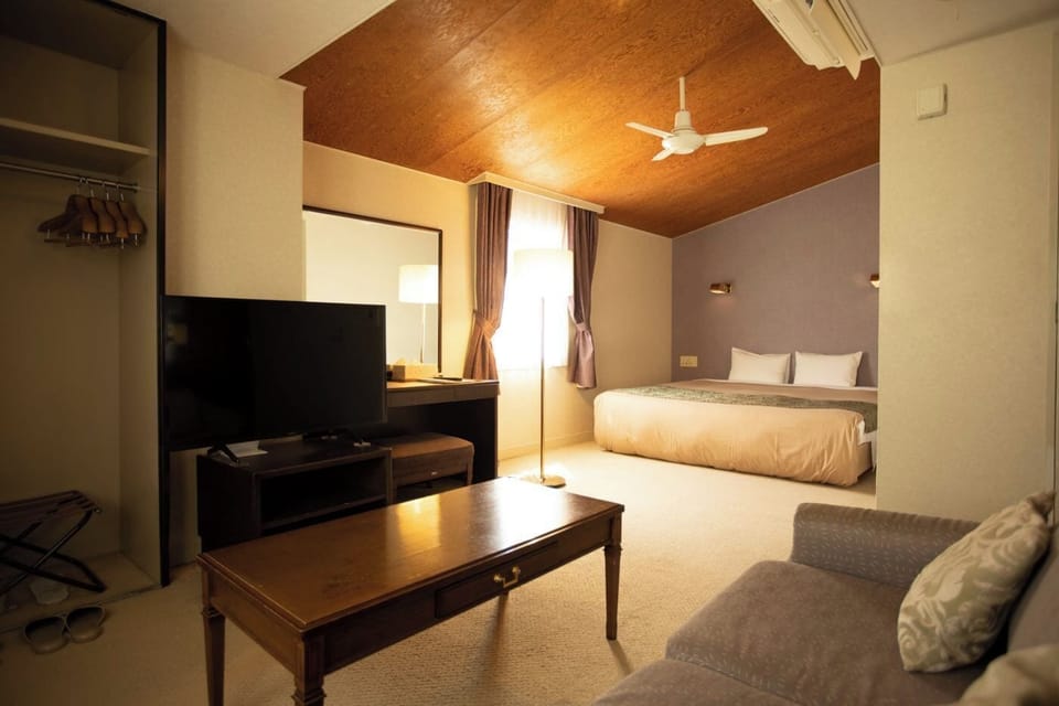 Superior Double Room, Non Smoking | Desk, blackout drapes, WiFi (free), bed sheets
