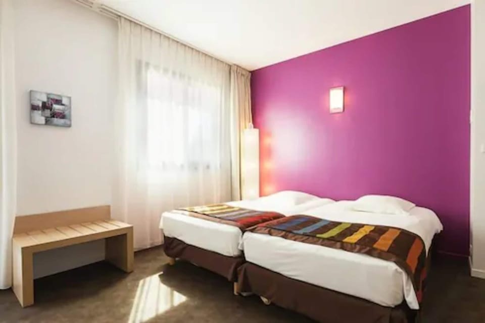 In-room safe, desk, blackout drapes, soundproofing