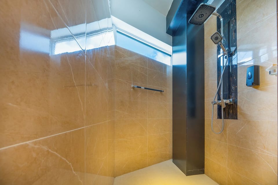 Superior Triple Room | Bathroom | Shower, slippers, towels, soap