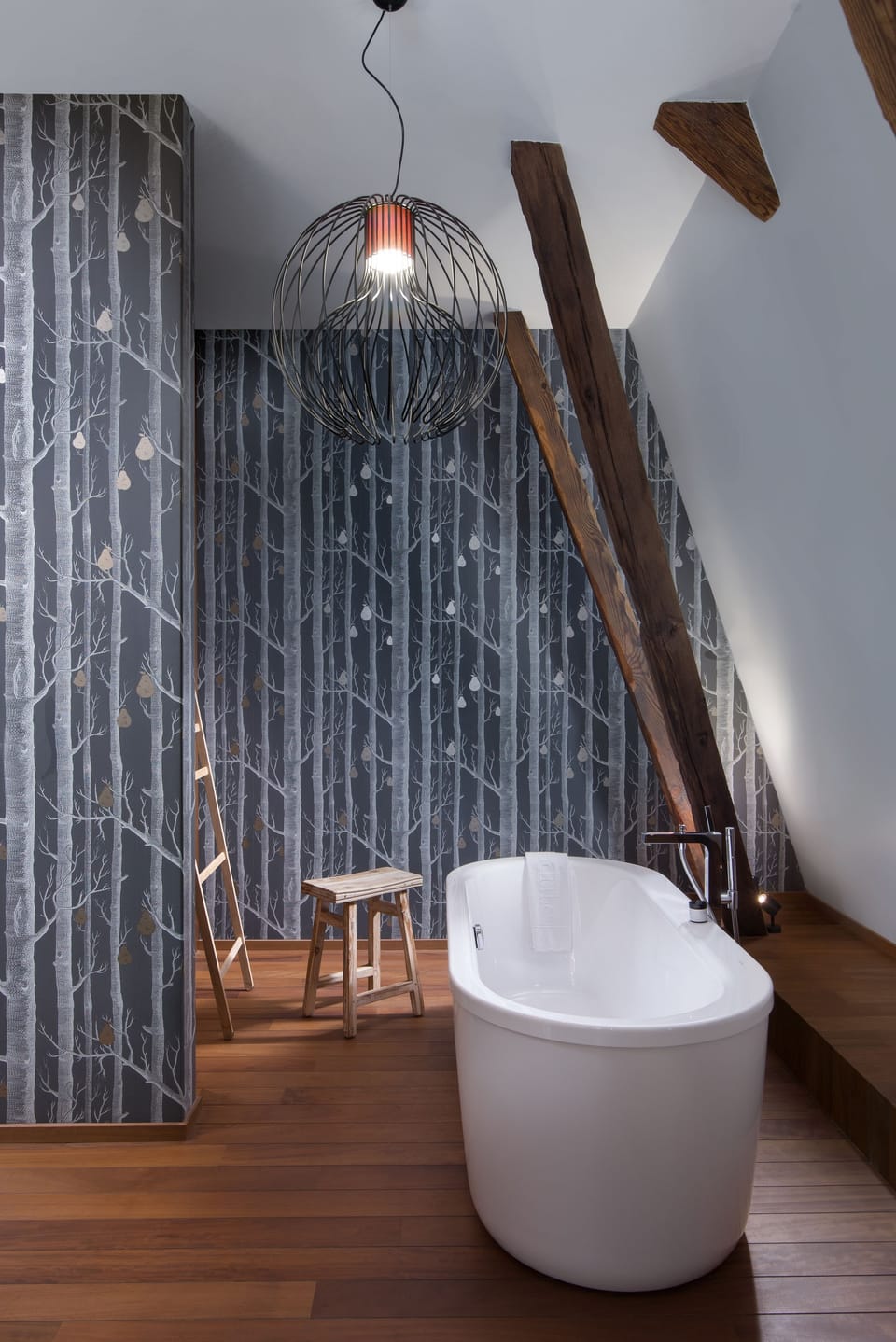 Deluxe Double Room | Deep soaking bathtub