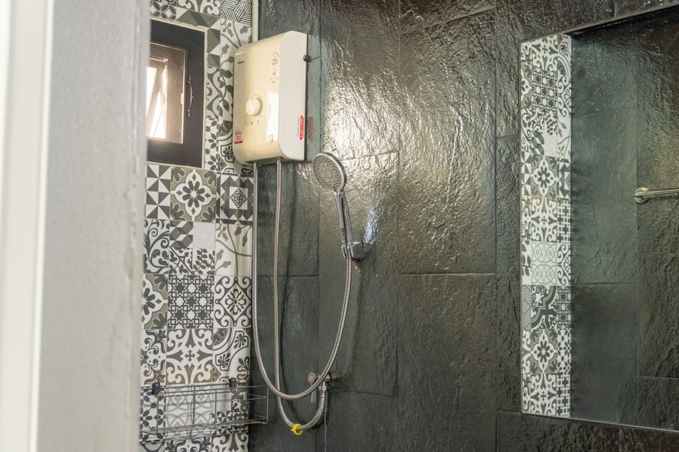 Classic Double Room | Bathroom