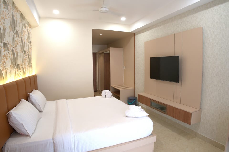 Standard Double Room | Iron/ironing board (on request), WiFi (free)