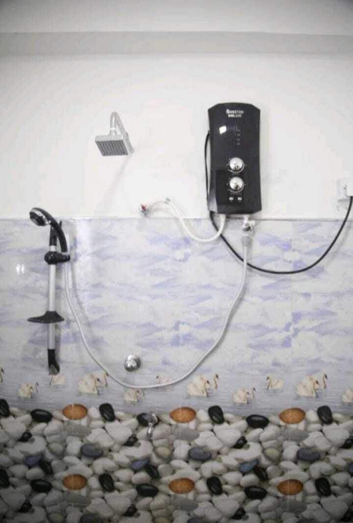 Double Room, Balcony, Mountain View | Bathroom | Shower, free toiletries, hair dryer, towels