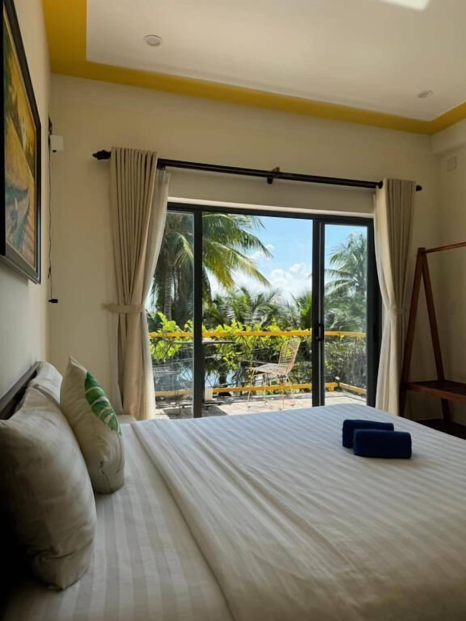 Triple Room, Balcony, River View | Blackout drapes, soundproofing, iron/ironing board, WiFi (free)