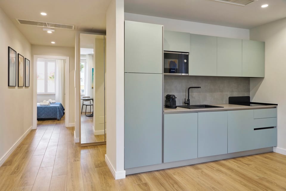 Family Apartment, 2 Bedrooms, Air conditioning | Private kitchen