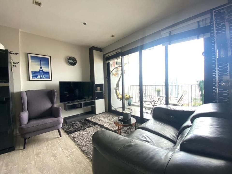 Apartment, 2 Bedrooms | Living room