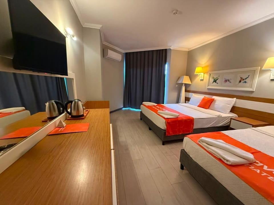 Minibar, desk, soundproofing, bed sheets
