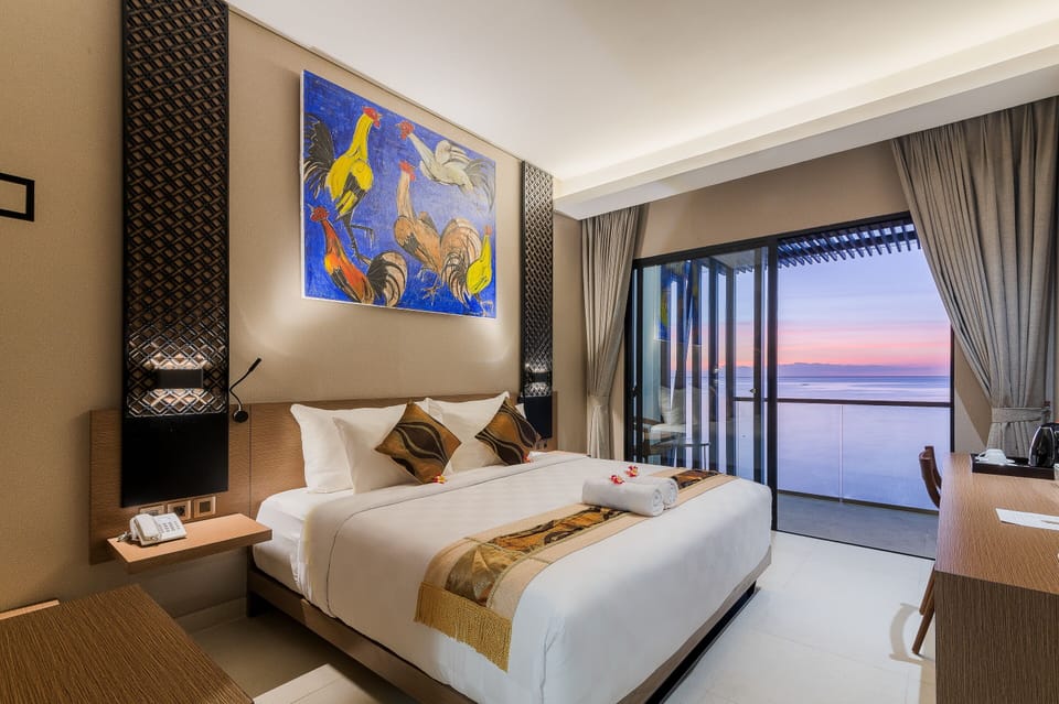 Deluxe Premium Double With Sea View | In-room safe, desk, free WiFi, bed sheets
