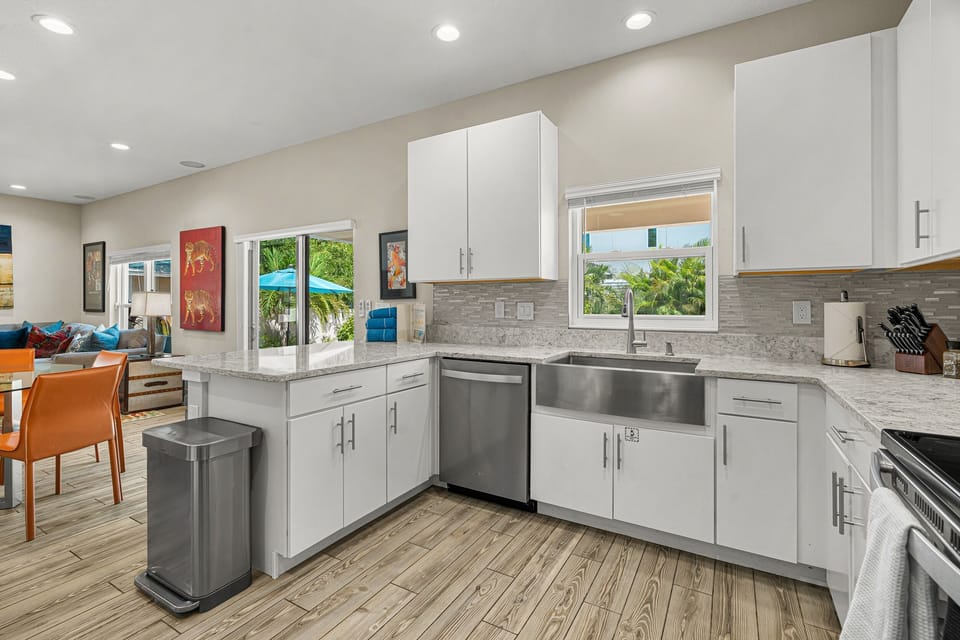 House, 4 Bedrooms | Private kitchen | Coffee/tea maker, fridge, oven