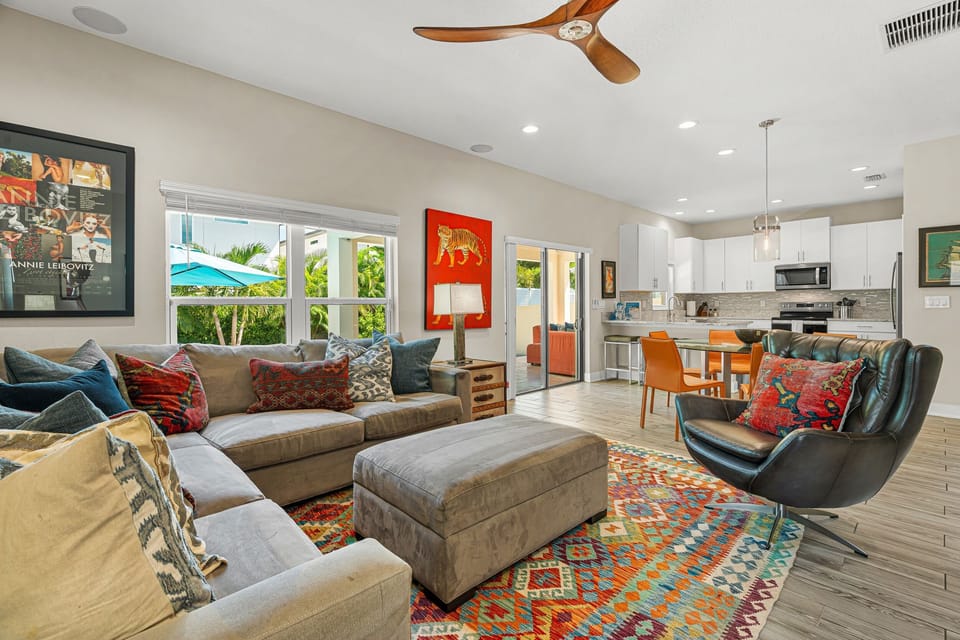 House, 4 Bedrooms | Living area