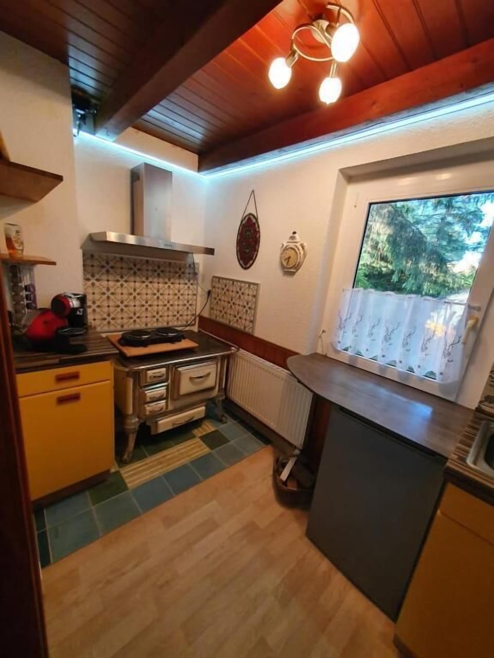 House, Garden View | Private kitchen | Shared fridge, shared microwave, electric kettle