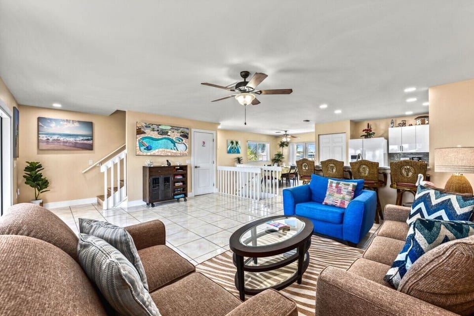 Villa, Pets Allowed, Beach View | Living area