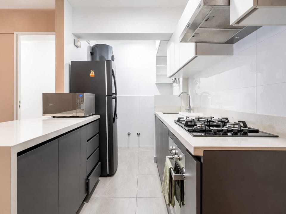 Apartment, 1 Queen Bed with Sofa bed, Refrigerator | Private kitchen | Electric kettle, blender, dining table