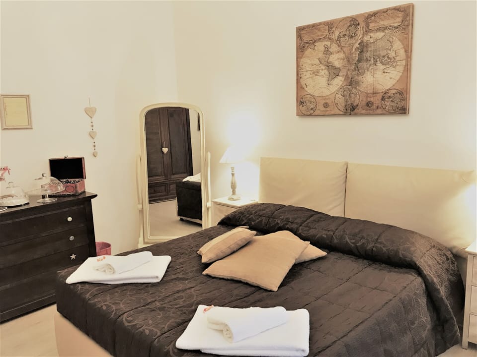 Premium bedding, down comforters, pillowtop beds, in-room safe