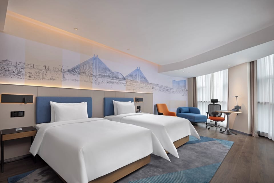 Business Twin Room | Laptop workspace, WiFi (free)