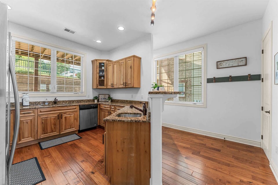 Condo, Multiple Beds, Mountain View (Silver Dollar Awesome) | Private kitchen