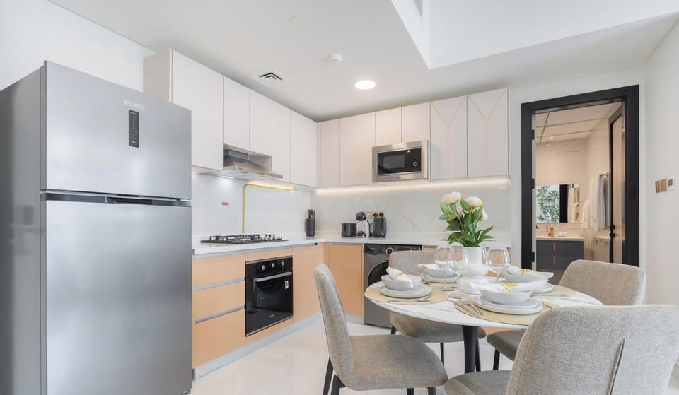 Deluxe Apartment, Balcony, City View | Private kitchen | Electric kettle, toaster, freezer