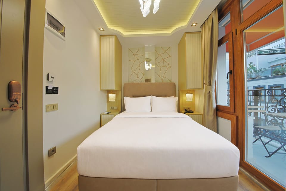 Signature Double Room Single Use | Hypo-allergenic bedding available, WiFi (free), bed sheets