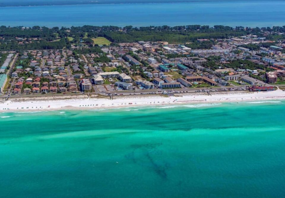 Lakeview #9 - Paradise By The Gulf Apartment in Miramar Beach