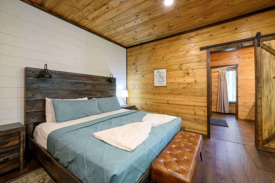Cabin, Multiple Beds, Mountain View (Sweet Magnolia) | 3 bedrooms, desk, laptop workspace, individually decorated