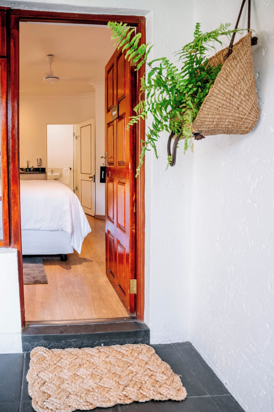 Deluxe Room, Garden View | In-room safe, iron/ironing board, WiFi (free)