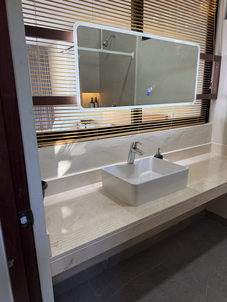 Deluxe Double Room, Pool View | Bathroom | Shower