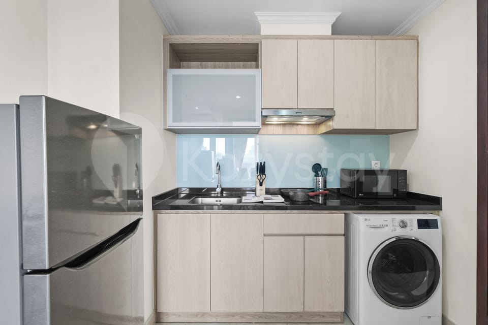 Apartment, 2 Bedrooms, City View | Private kitchen | Full-size fridge, microwave, stovetop, cookware/dishes/utensils