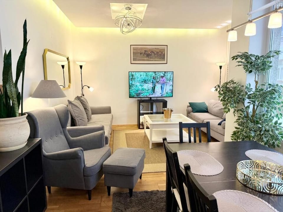 Apartment, Balcony, City View | Living area