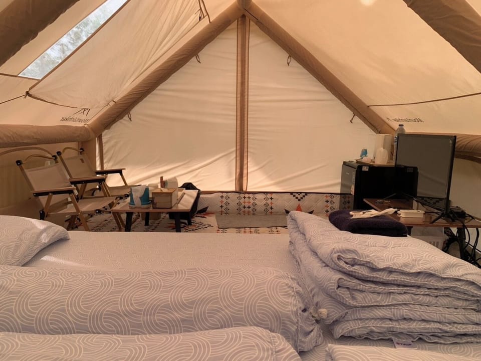 Tent, River View | Blackout drapes, iron/ironing board (on request), WiFi (free)
