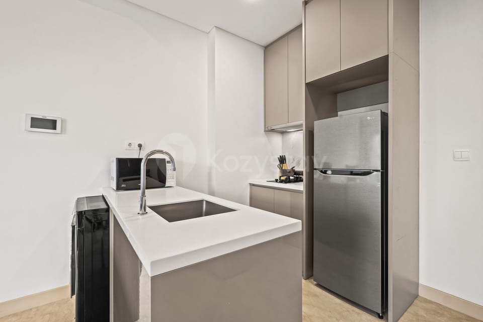 Apartment, 1 Bedroom, City View | Private kitchen | Full-size fridge, microwave, stovetop, cookware/dishes/utensils