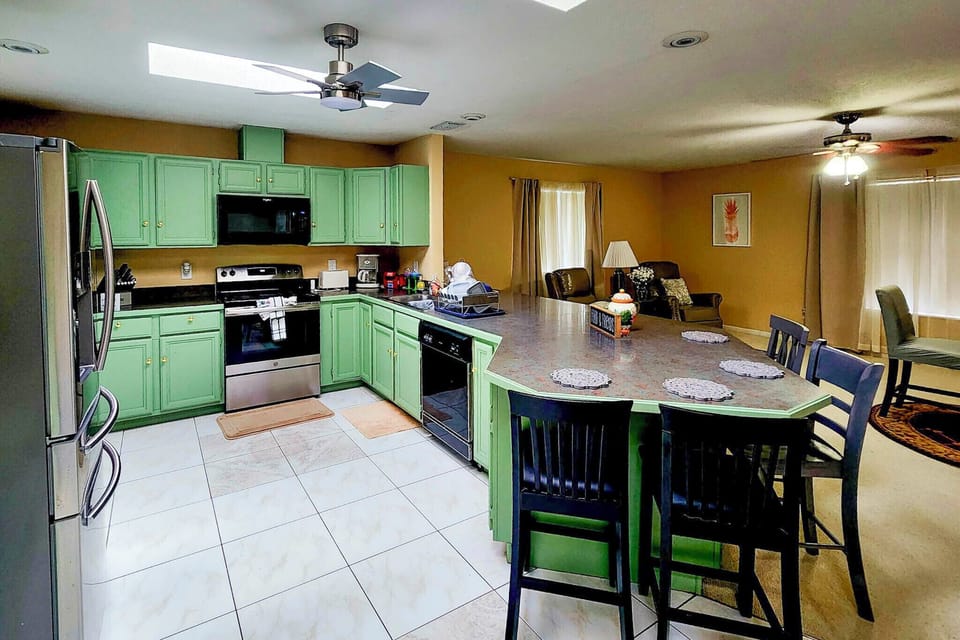 House (4 Bedrooms) | Interior
