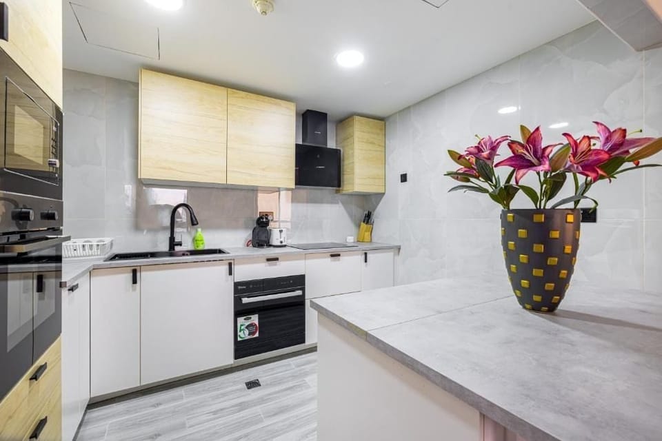 Apartment, 3 Bedrooms, Hot Tub, Lagoon View | Private kitchen | Fridge, microwave, oven, stovetop