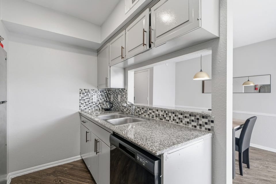 Apartment, Patio, Courtyard View | Private kitchen