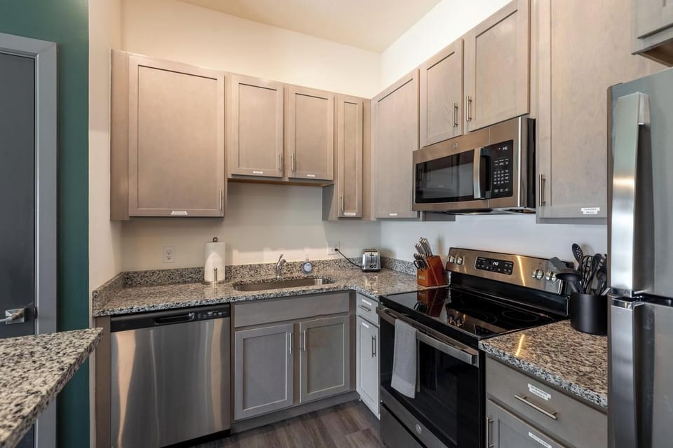Apartment (2 Bedrooms) | Private kitchen | Fridge