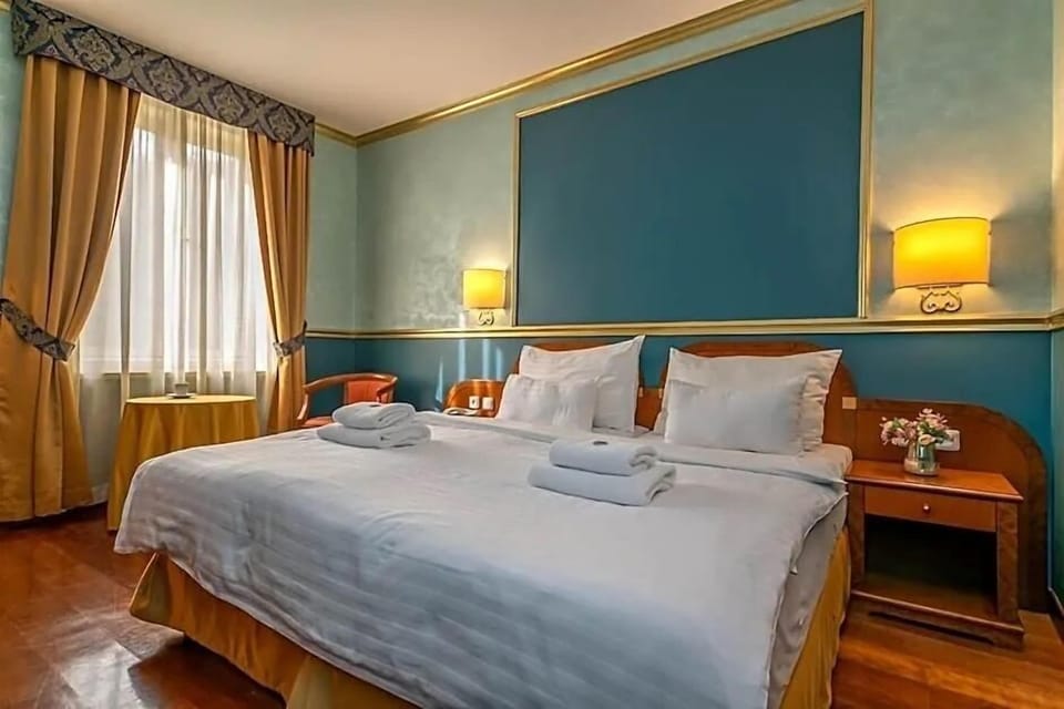 Standard Triple Room | Iron/ironing board (on request), WiFi (free), bed sheets